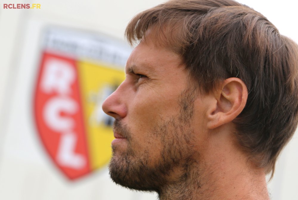 RCLens's tweet photo. Malgré le succès des #U17 du #rclens, Y. #Lachor déçu : « Ce n’est pas un score mérité sur l’ensemble du match » ➡️ https://t.co/kOWrSZvWIR https://t.co/HkoL7EGdct