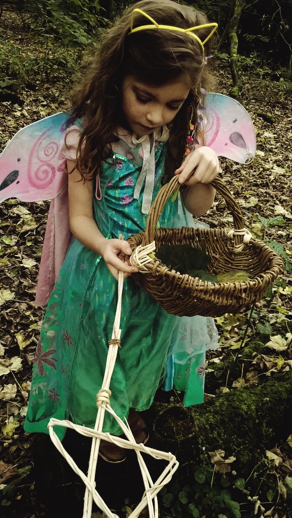 joyladds's tweet photo. Woodland elves+fairies with #willow lanterns, cake stands+baskets #rusticweddings alternative #bridesmaid https://t.co/Udrq3NPJVt