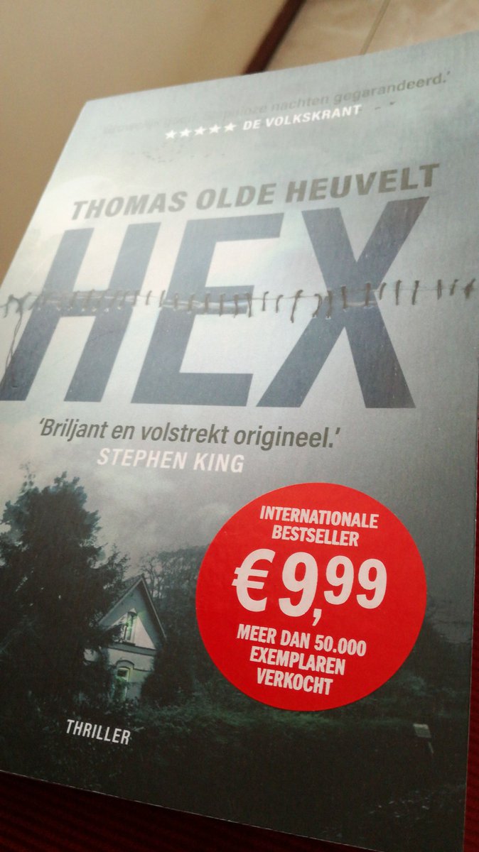 GrimoireBox's tweet photo. Op onze TBR stapel. Welke van deze twee heb jij gelezen? https://t.co/pA4x3MIESh