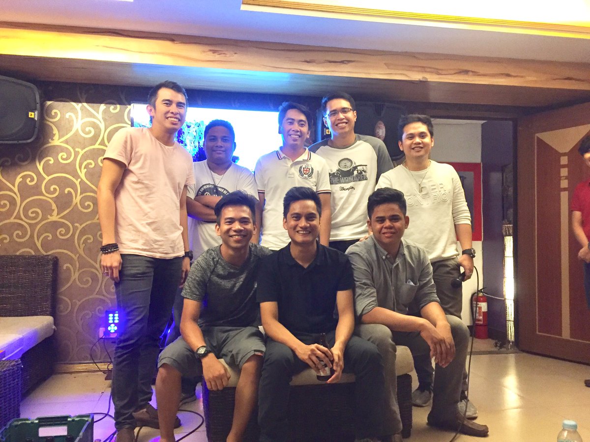AlexPacturan's tweet photo. Cheers to a new chapter in my life and to my brothers who always had my back! #Spongebob #Akatsuki #TuPac2017 💕💪🏻 https://t.co/E3JLbG3rrg