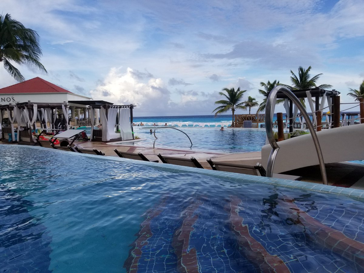 BankerAlex's tweet photo. @HyattZilaraCanc Thanks for another fantastic visit.  Your staff is the best in the world. https://t.co/C2kKrkyYc1