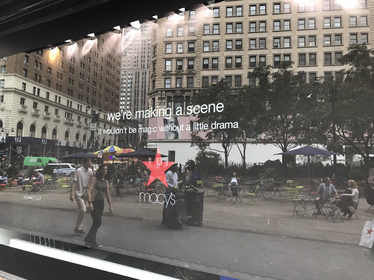 SIIR_Retail's tweet photo. Build a story around something as simple as changing window displays #Macys #siir_retail https://t.co/pNggbbhrot