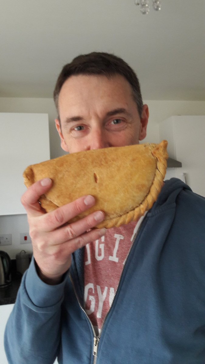 Mrs_Acksaw's tweet photo. @acksaw #freefood #pasty https://t.co/Fh0A3ngRTP