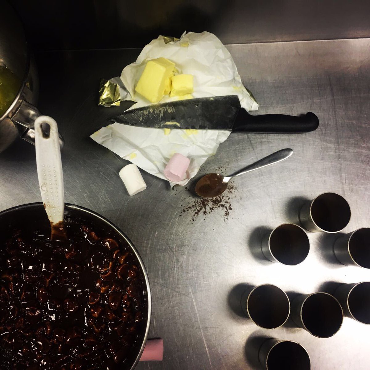 holdenmanz's tweet photo. Hungry anyone? Peppermint crisp rocky road lava cake in progress...#ChefRicardo https://t.co/SJ19LJ9bCD