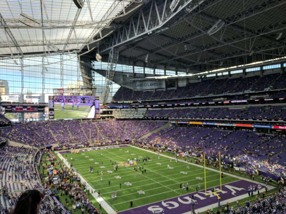 lee_jon14's tweet photo. This is kind of a pretty stadium https://t.co/w9SDvpT2RU