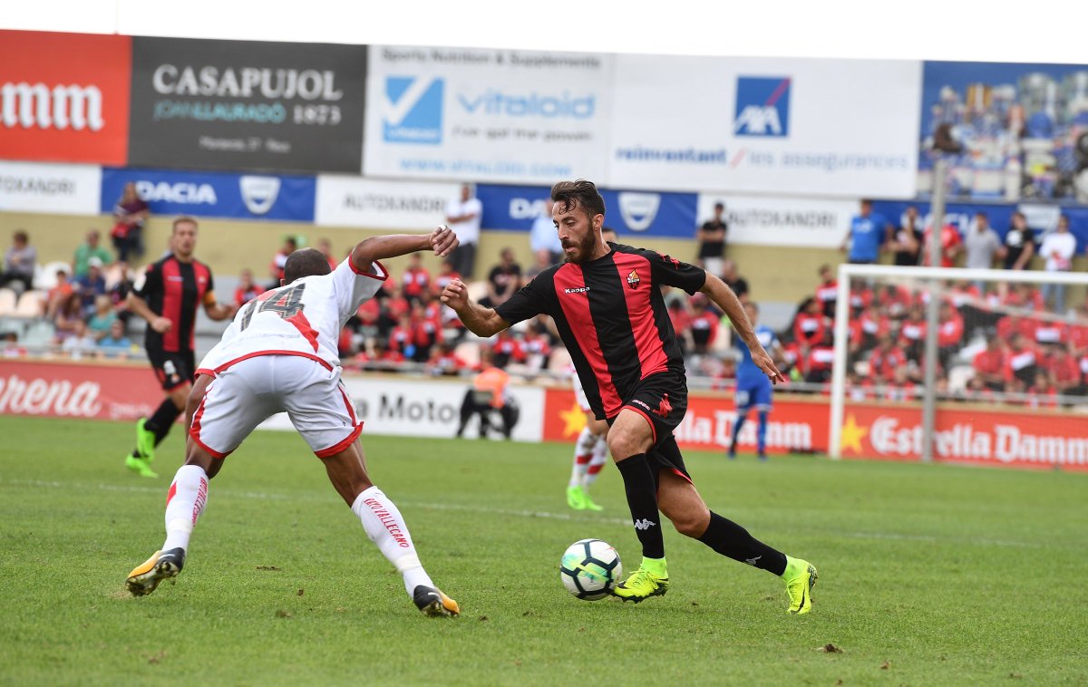 cfreusdeportiu's tweet photo. GALERIA DE FOTOS | Ja disponible la galeria del fotos del #ReusRayo al Facebook i Flickr oficials del club https://t.co/1gDfKQyPqX https://t.co/AMHQ1NKwWK