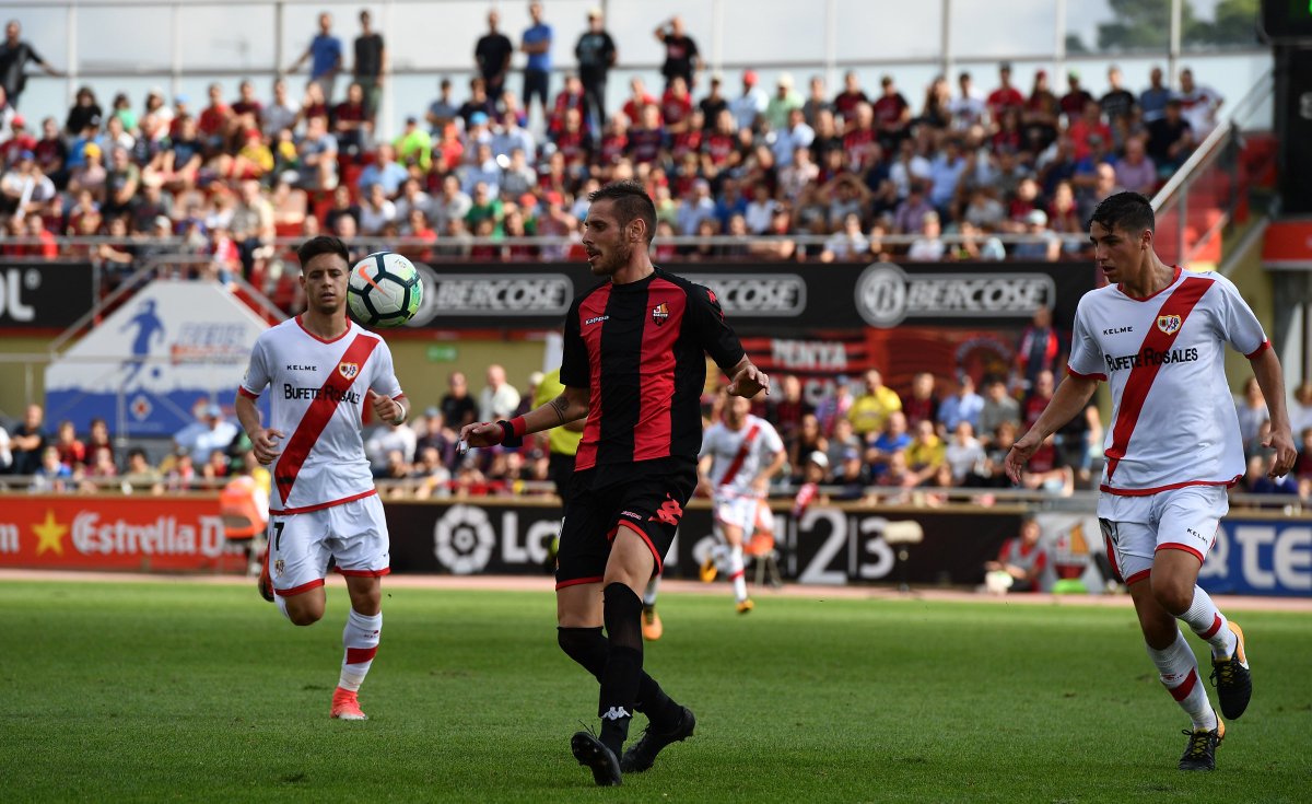 cfreusdeportiu's tweet photo. GALERIA DE FOTOS | Ja disponible la galeria del fotos del #ReusRayo al Facebook i Flickr oficials del club https://t.co/1gDfKQyPqX https://t.co/AMHQ1NKwWK