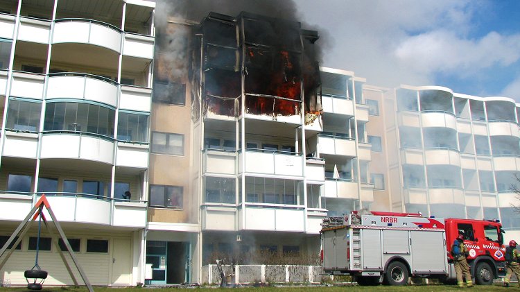 NorskeBygg's tweet photo. #mestlest Bare en av fire har hatt brannøvelser hjemme @brannvern https://t.co/ZceVAcLwSw https://t.co/t5uvWpAzvn