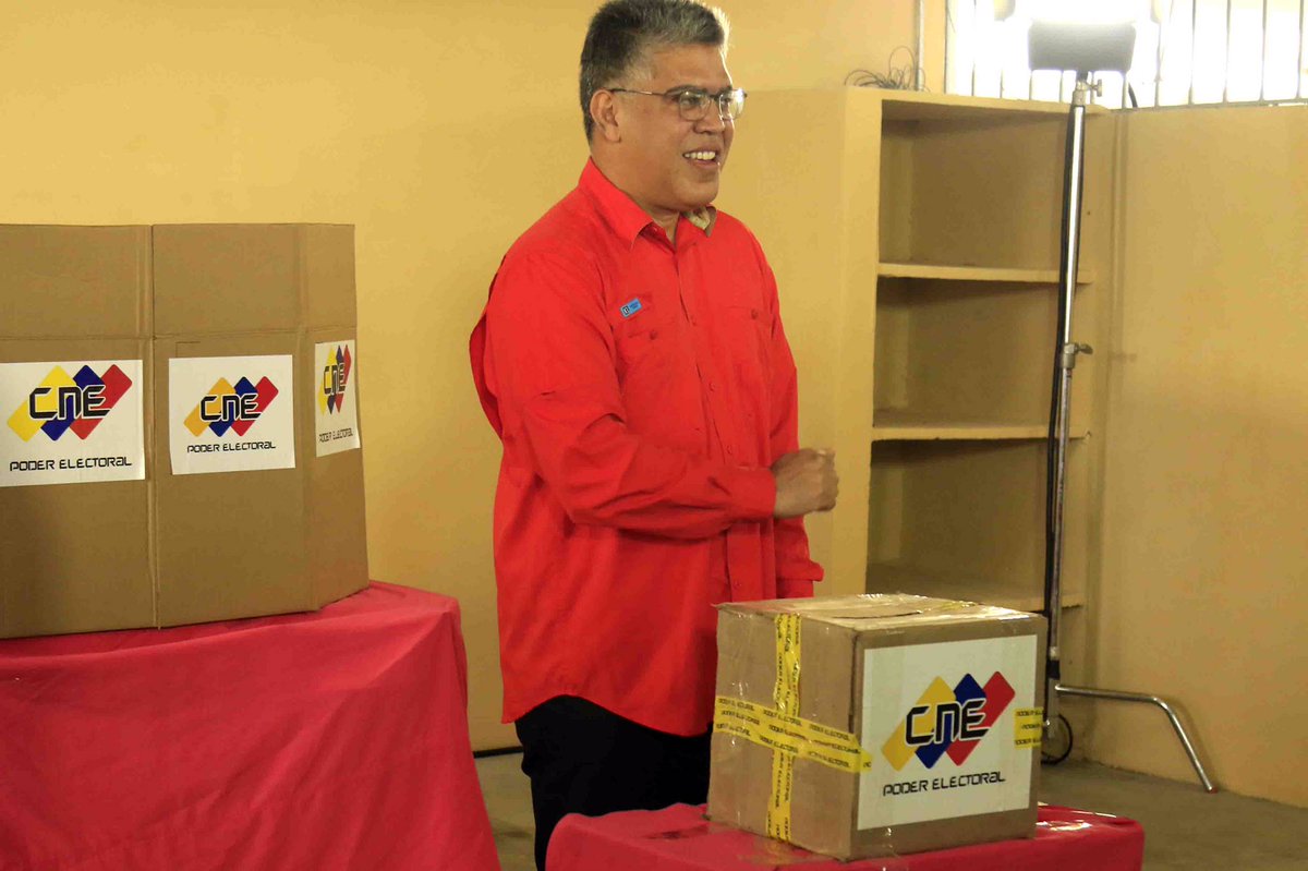 JauaMiranda's tweet photo. #YaVotePorLaPatria y el derecho a vivir en paz que tenemos como pueblo.Hoy ya ganó la democracia participativa y protagónica y la Soberanía! https://t.co/yG44DDEJgP
