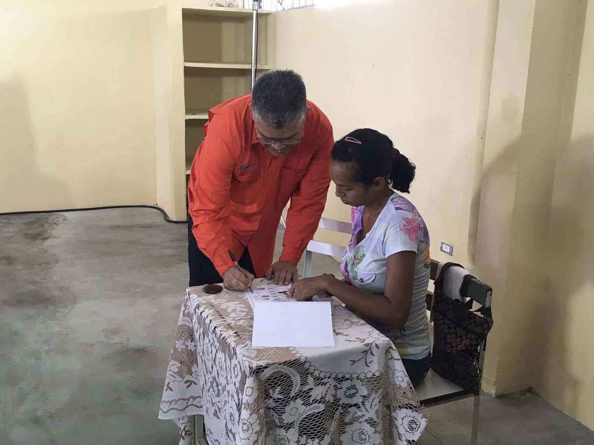JauaMiranda's tweet photo. #YaVotePorLaPatria y el derecho a vivir en paz que tenemos como pueblo.Hoy ya ganó la democracia participativa y protagónica y la Soberanía! https://t.co/yG44DDEJgP