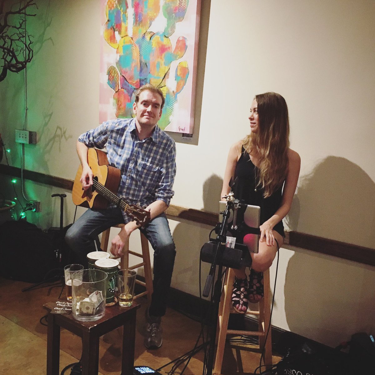 daverill_derek's tweet photo. Can't wait to chow down at @pitajungle in Mesa tonight! We play from 6:00-8:00 pm! 🎶🥙 #pitajunglemesa #pitajungle #mesamusic https://t.co/dcMrtl2OgZ