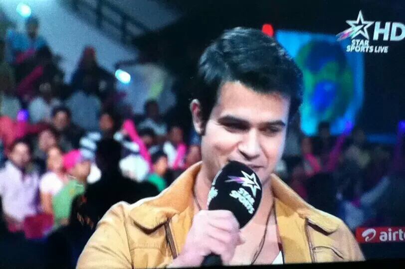 imyashgera's tweet photo. Throwback Prokabaddi semi-final match between Jaipur Pink panthers vs Umumba
#prokabaddi #lepanga #semifinalmatch #jaipurpinkpanthers #Umumba #guest #trophydistribution #sports #starsports #jaipurcity #india #imyashgera #yashgera #humanitarian #spreadthemsgoflove #lobju https://t.co/APnT1onp6M