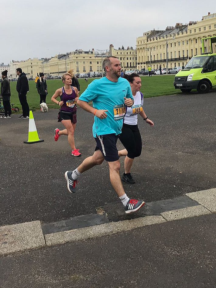 RyanOlliver1980's tweet photo. A few pics from today's race @TheBright10, great race and managed a PB of 1hr 32mins beating my old time by 10mins #Bright10 #newPB #running https://t.co/9uqtGzmiR0