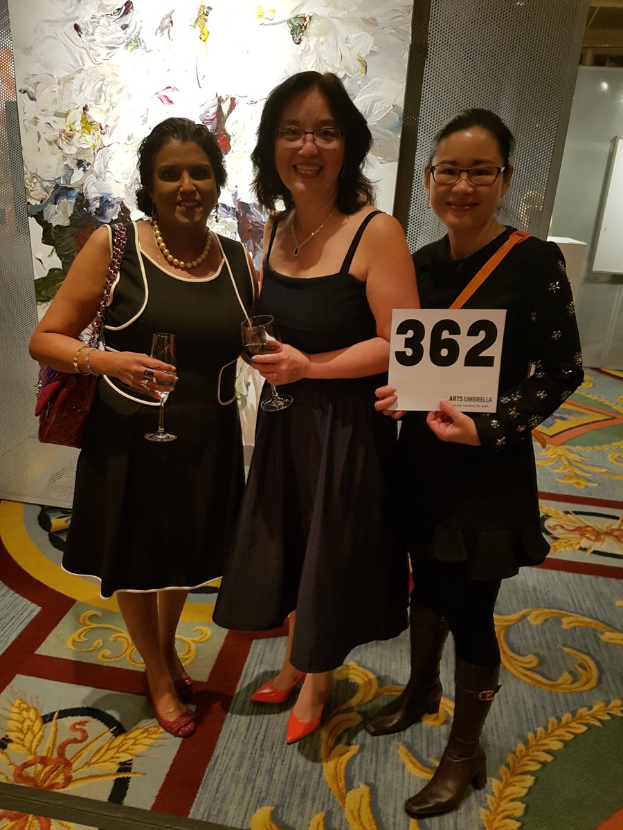 karin_louie's tweet photo. A wonderful night at #splash2017 #artsumbrella @TDBank the Presenting Sponsor @MauroManzi_TD @SilviaL_TD @bcobban03 https://t.co/LUqFSVlDT8