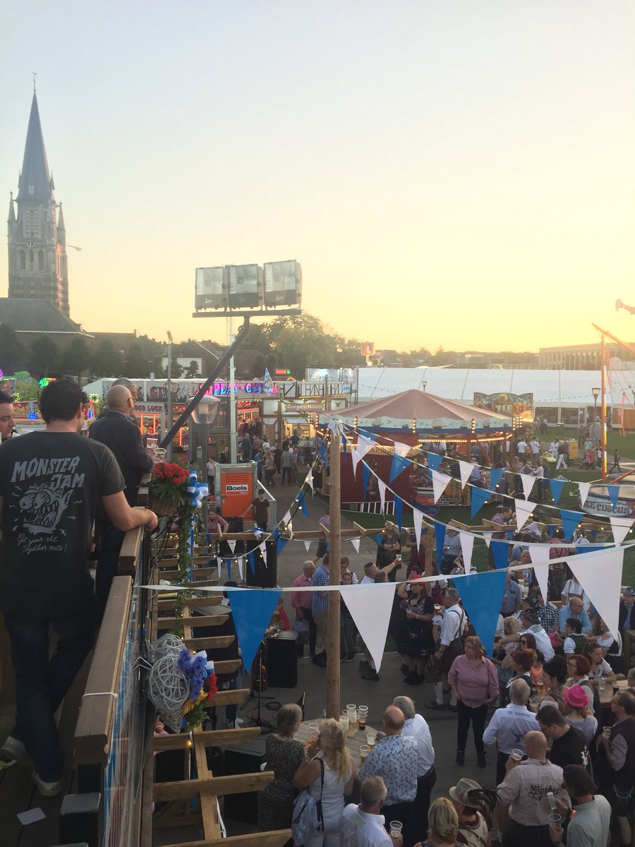 TVL_ISEC's tweet photo. Impressie @oktoberfeestsit samenwerking @EBMsecurity beveiliging @OCEAN_bv medisch @Polygarde verkeer https://t.co/UbjfZSVJL7