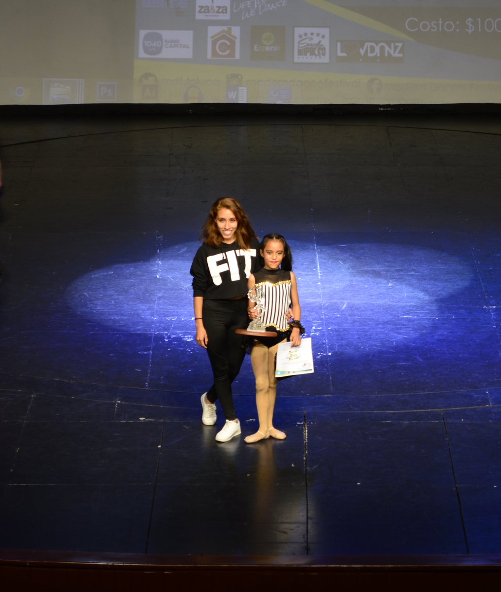 MdfToluca's tweet photo. ¡FELICIDADES YOSSELIN! Ganadora del 2o lugar Categoría JAZZ 💃😎
#moderndancefestival #MDF17 #mdf
"Convierte el sentimiento en movimiento" https://t.co/TDCuUDALI1