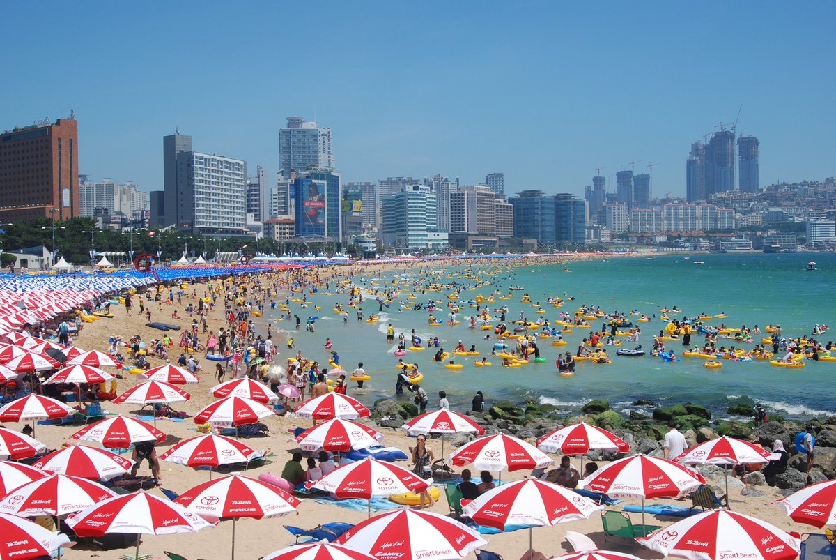 Отдых в корее 2024. Пляж Хэундэ в Корее. Пусан Хэундэ. Пусан Южная Корея пляжи. Пляж Хэундэ в Пусане.