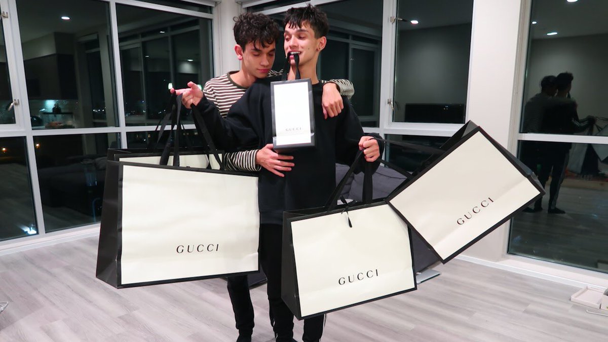 dobremarcus's tweet photo. I SPENT $10,000 ON MY TWIN!

https://t.co/qPGUpw87WT

Show it some love 😊❤️ https://t.co/BV4nHEETty