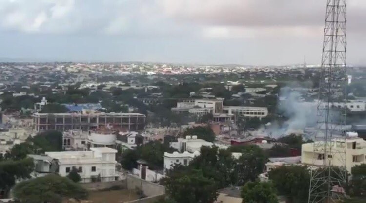 divinealinement's tweet photo. My heart is with all of my brothers &amp; sisters in Somalia. Just got word that my aunts, uncles &amp; cousins are fine. We won't ever break ✊🏾🇸🇴💙 https://t.co/vbgpB7oqOV