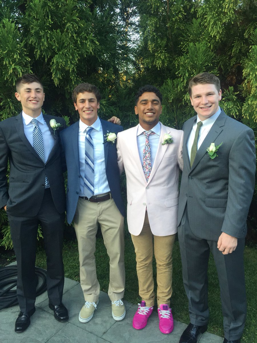SaxonFootball's tweet photo. @Saxon_FB cleans up nicely... https://t.co/iF0XdpMVqc
