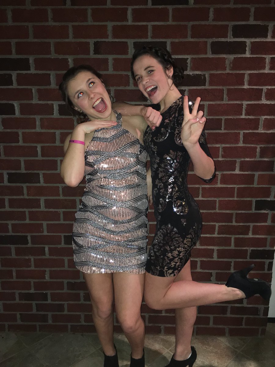 Happy 18th to this hot chick!!! Love you so much drea!