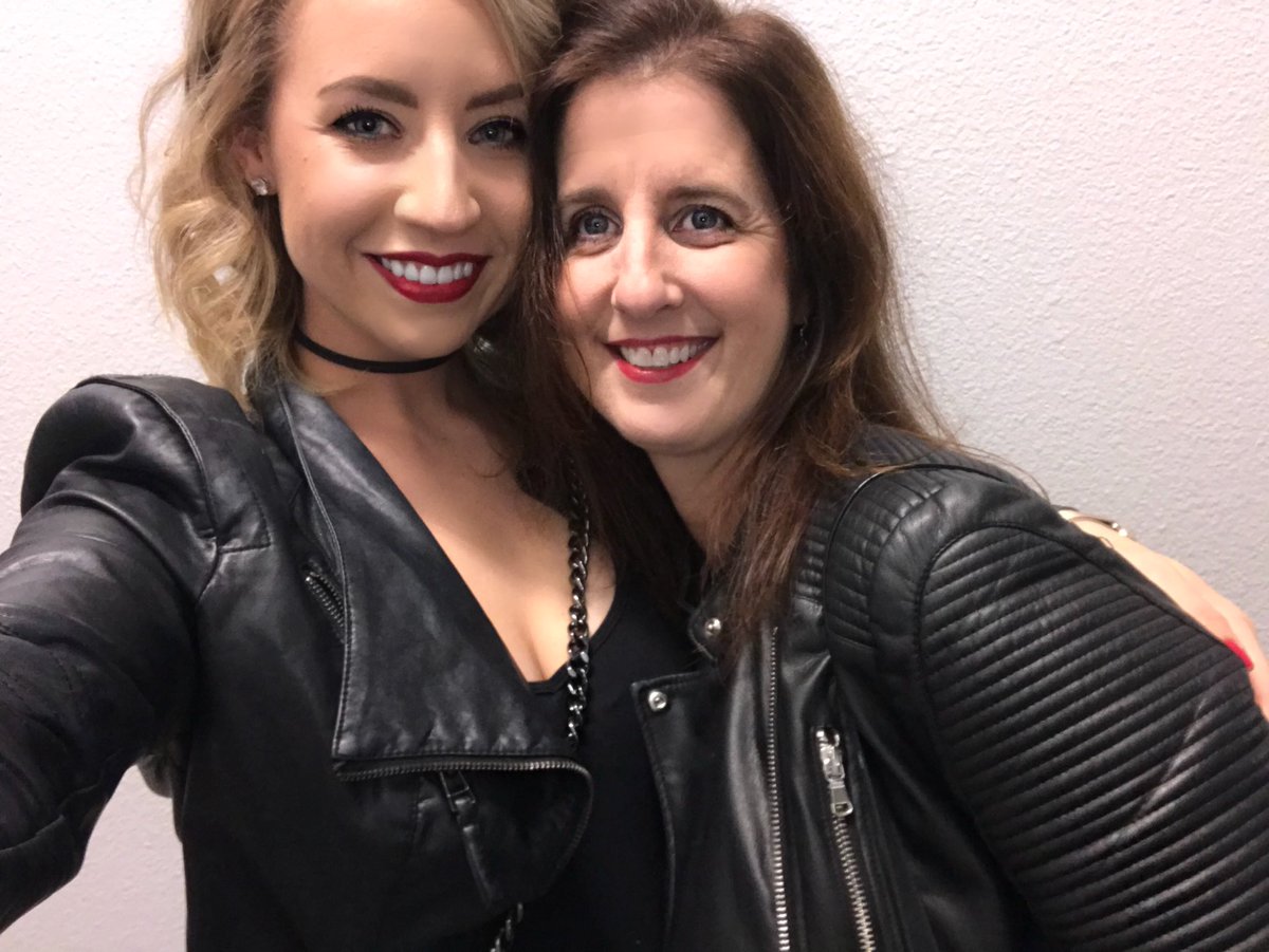 madisonxmeyer's tweet photo. What a night! #BooBombIV https://t.co/mLXuafMFxI