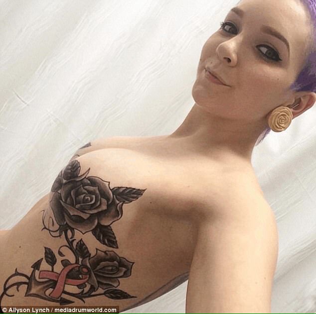 infoghupdates's tweet image. WOMAN WHO SURVIVED BREAST CANCER COVERS HER SCARS WITH BEAUTIFUL TATTOOS. #CommentLikeShare. #ghupdates