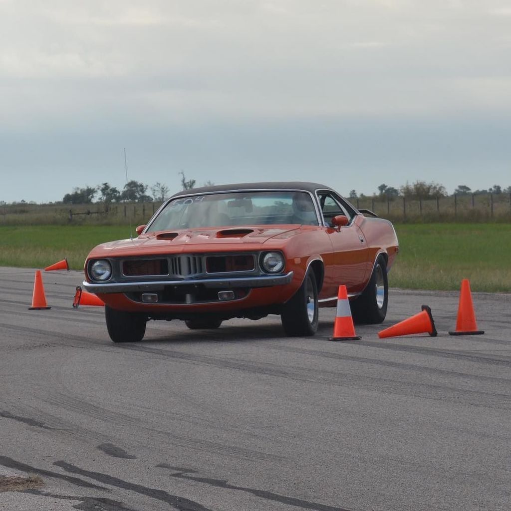 LSMoparFest's tweet photo. Classics can have fun to! #Autocross #LSMF17 #MOPAR #Classic #Challenger https://t.co/HSuETn5Td8 https://t.co/iIJHOZ0whl