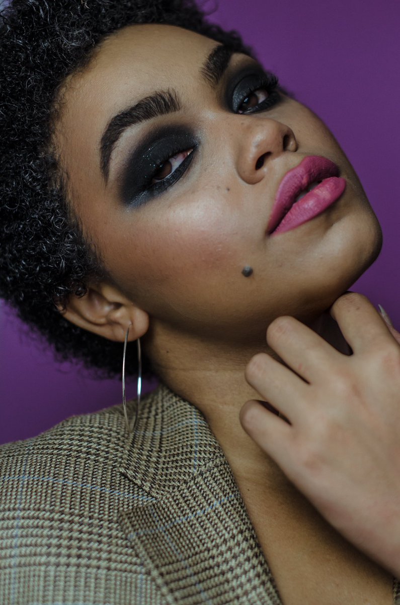 Mastermindfoto's tweet photo. @fentybeauty @fentybeauty https://t.co/Uyqi8VWX5m