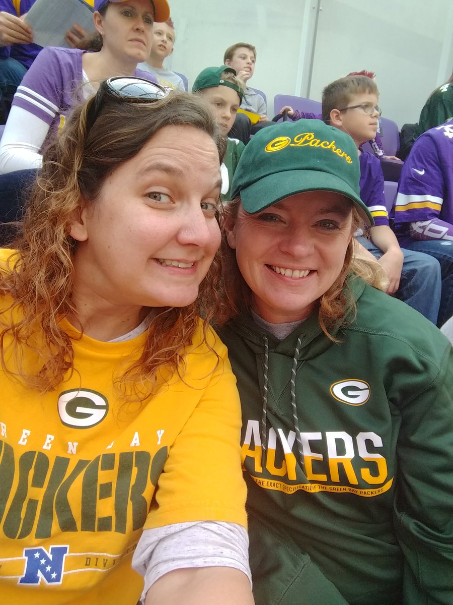 megankpatterson's tweet photo. Here we go! #GBvsMIN #section333 https://t.co/t0G3jVmJ9d
