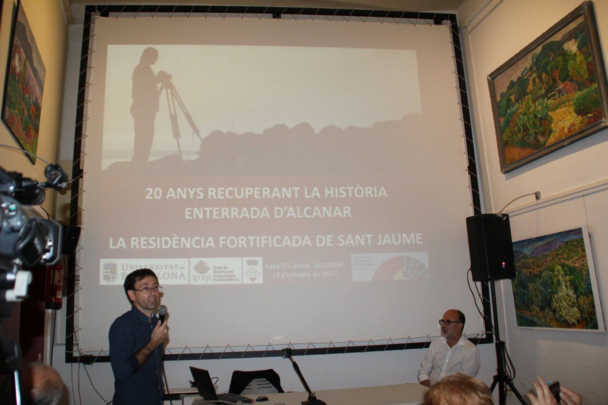 GRAP_UB's tweet photo. Ahir,xerrada grapiana a Casa O'Connor d'#Alcanar a càrrec de @DavidGarRubert. Com sempre, MOLT feliços de compartir!!!! (fotos: @AlcanarAJ) https://t.co/YkGx9sxCsf