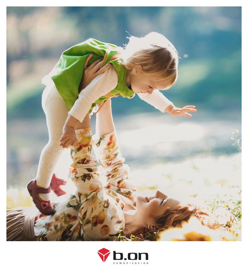 Boncomunicacion's tweet photo. 🎉 ¡Muy feliz día a todas las madres! 🎊 #DíaDeLaMadre #BOnComunicación https://t.co/ewKDfQokW4