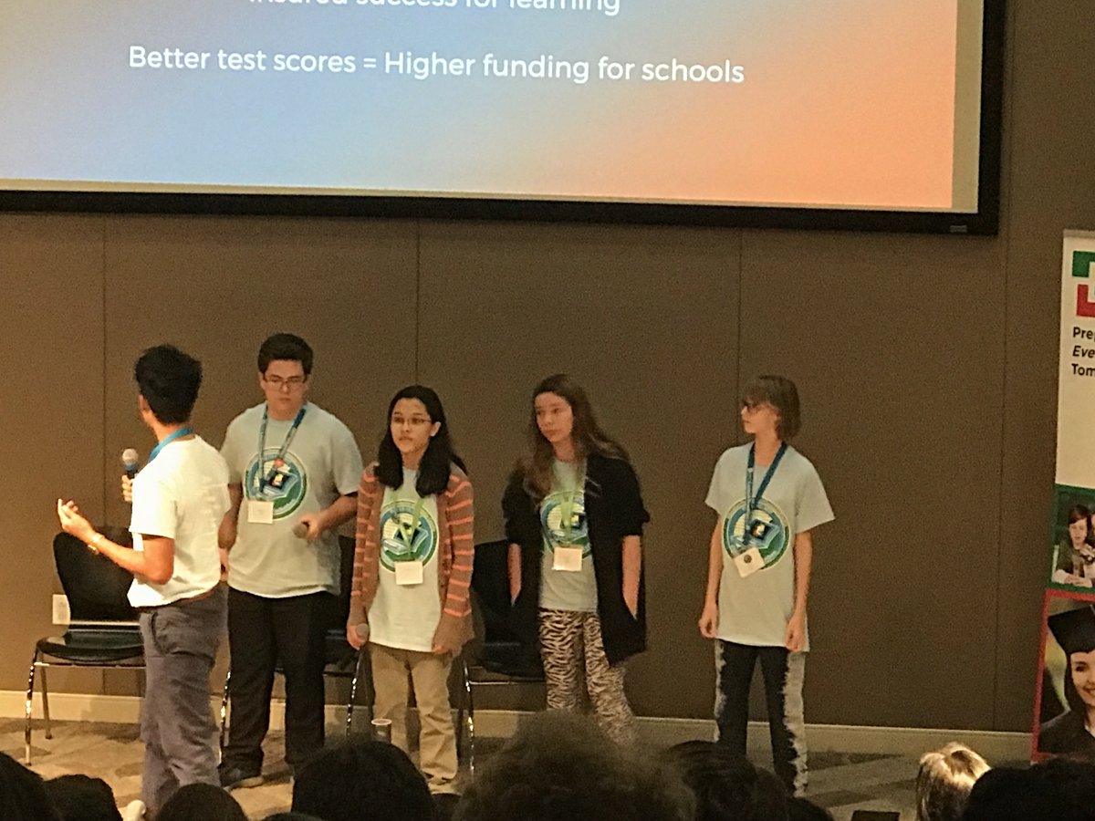 clearidealabs's tweet photo. Legacy presenting at #srqhacks https://t.co/Zc55iuXZJE