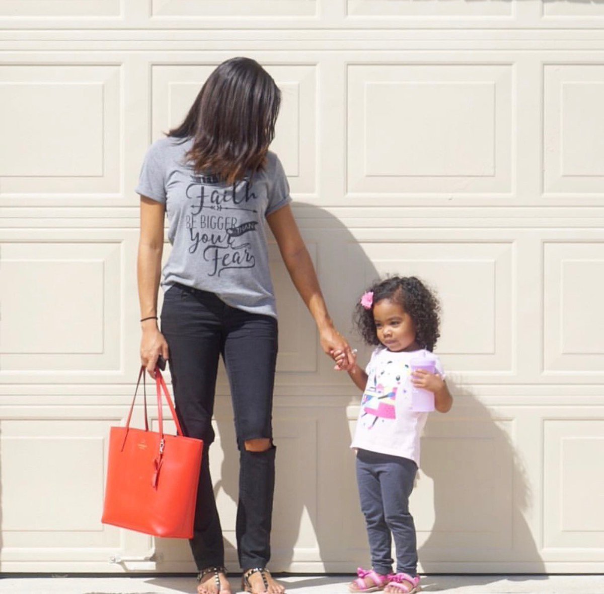 Threadtank's tweet photo. Let Your Faith Be Bigger Than Your Fear. Happy Sunday from @thirtyminusone_blog and us! https://t.co/lHzma6LKlH