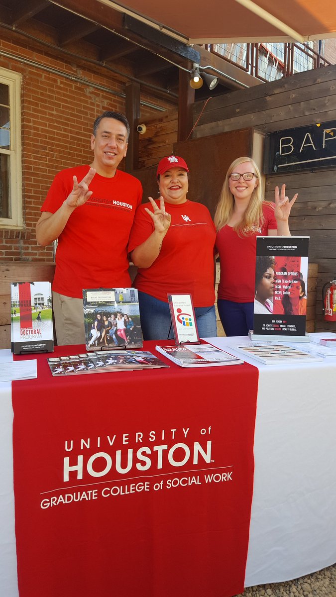 anna_n_johnson's tweet photo. Having a blast @UH_SocialWork's "Friendraising" event. Come out and join us @axelradhouston! #GCSW https://t.co/yZlRGIJRQX