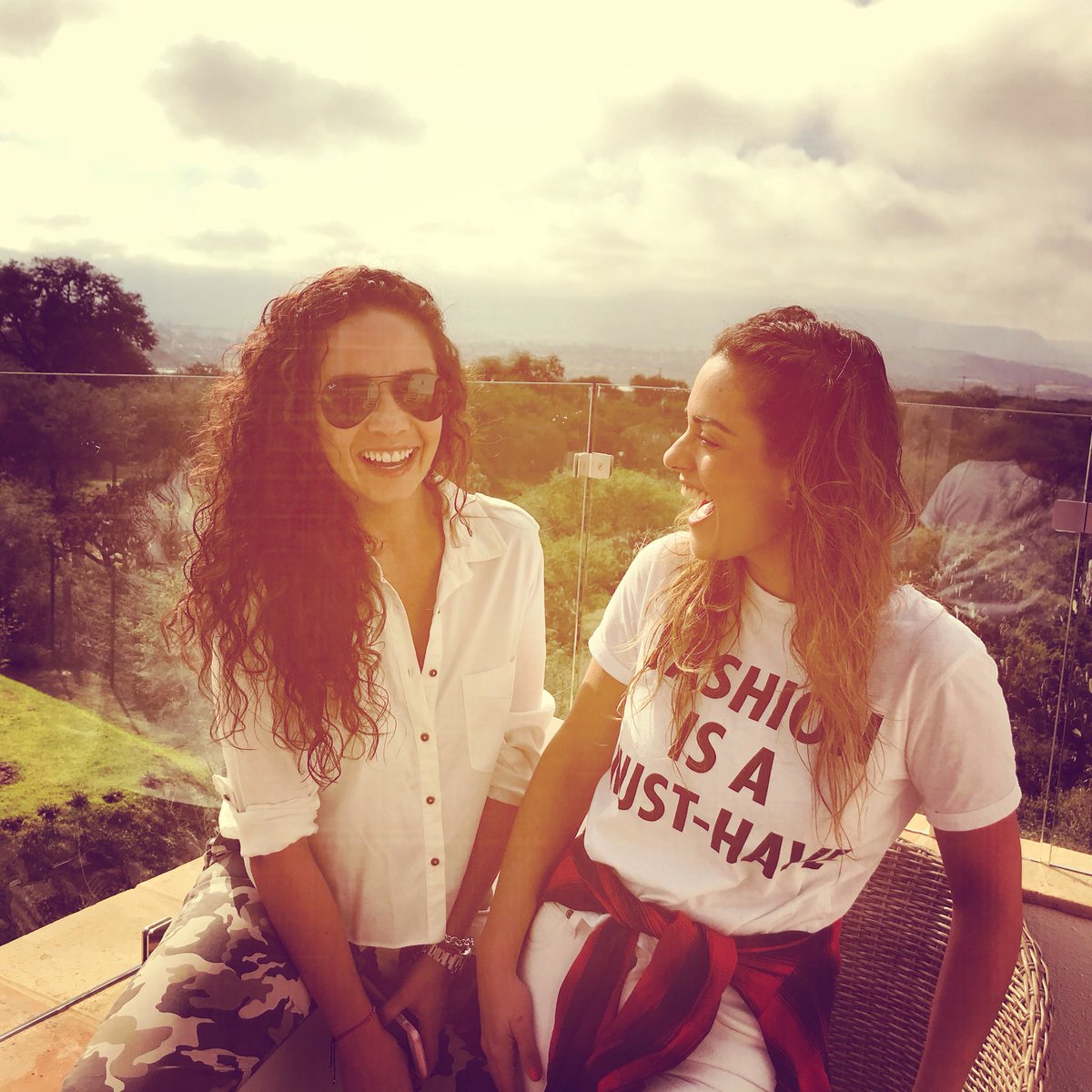rebecamaccise's tweet photo. Cousins? Nah, we’re best friends! 👯❤️ @janareyva8 #partnerincrime #cousins4ever #funfunfun #sundaymood #sanmigueldeallende https://t.co/hK3bhY80Re