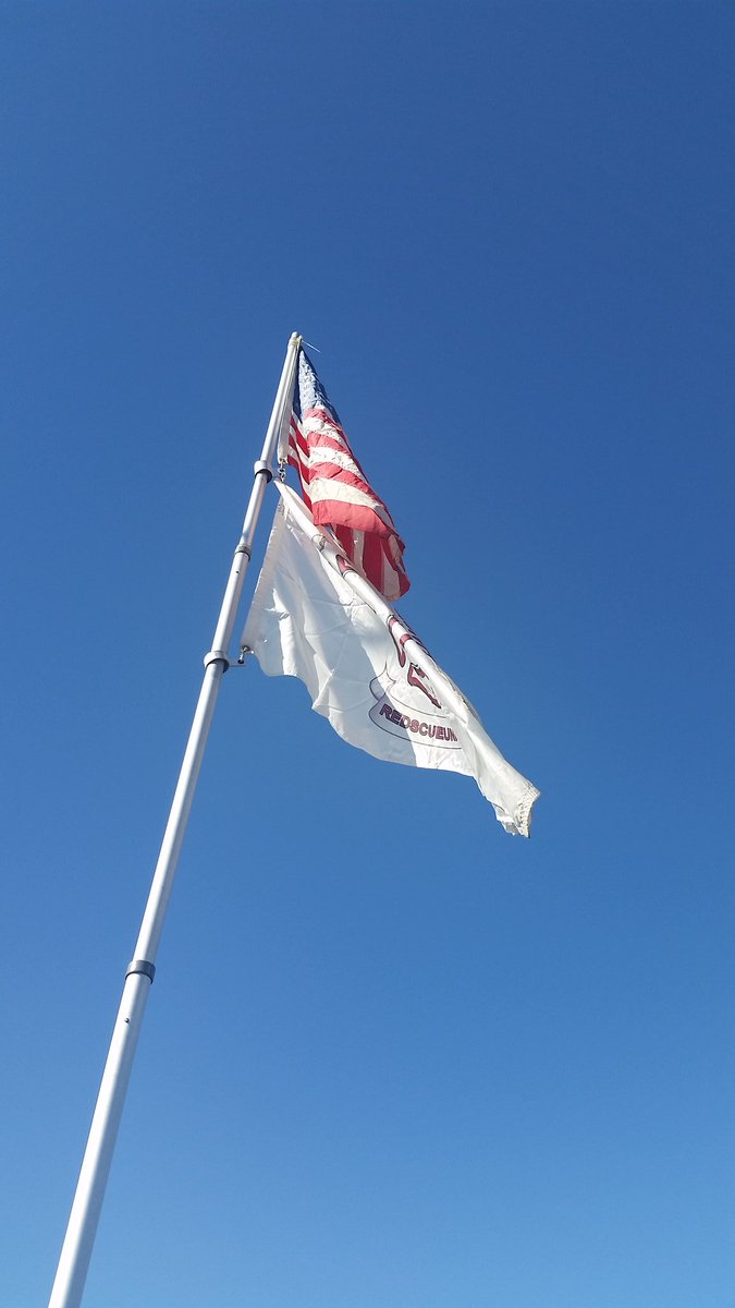 RedscueUnit's tweet image. Wings and beers with the crew