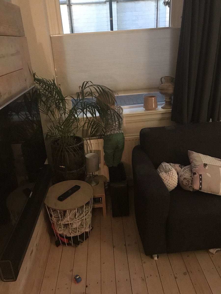 klaas_r's tweet photo. @Sonos where a sonos sub is not good at all! #lookoutofthewindow #Netherlands #ikgalosopdesonos https://t.co/O6mVM32g3o