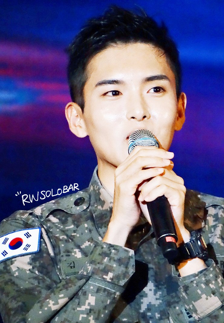 rwsolobar's tweet photo. 171007 지상군페스티벌 #Ryeowook #려욱 Photo by yao https://t.co/YLhRJvxzJj