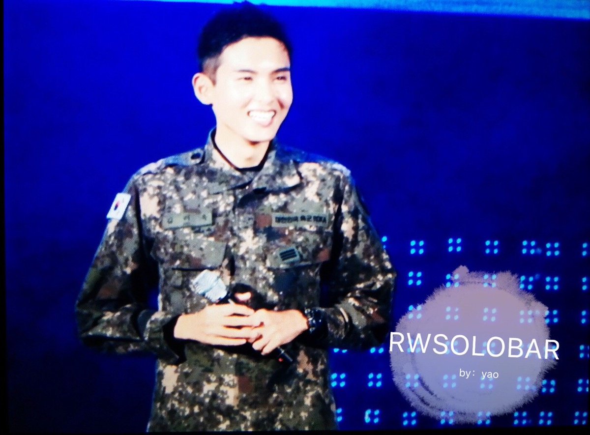 rwsolobar's tweet photo. 171007 지상군페스티벌 #Ryeowook #려욱 Photo by yao https://t.co/J3qhsK98eS