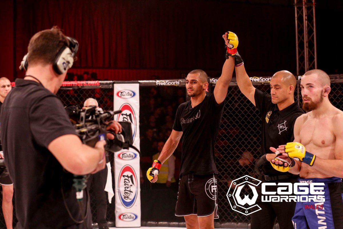 aidenleemma's tweet photo. Third round 1 finish of the year. Who wants to see me get my fourth next month on @CageWarriors Belgium 🇧🇪🇧🇪🇧🇪 https://t.co/ySKrJlWAOD