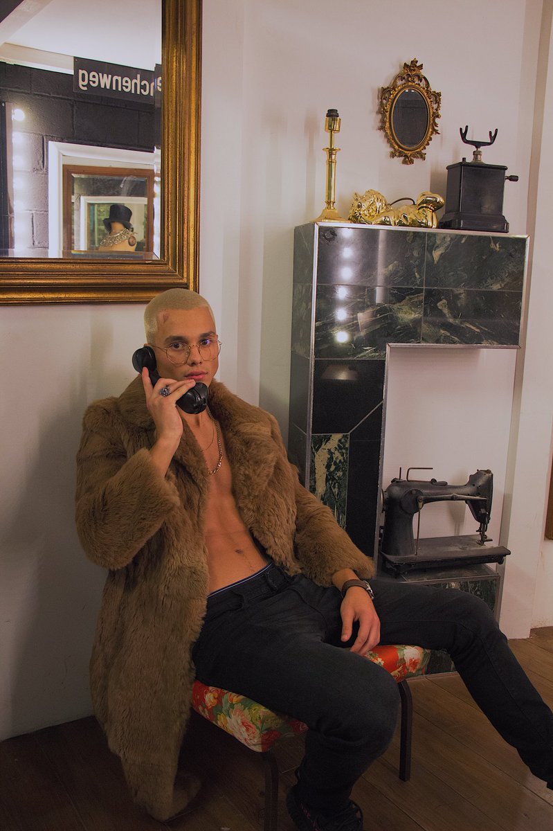 GeorgeCN_'s tweet image. Pick up the phone, baby 📞