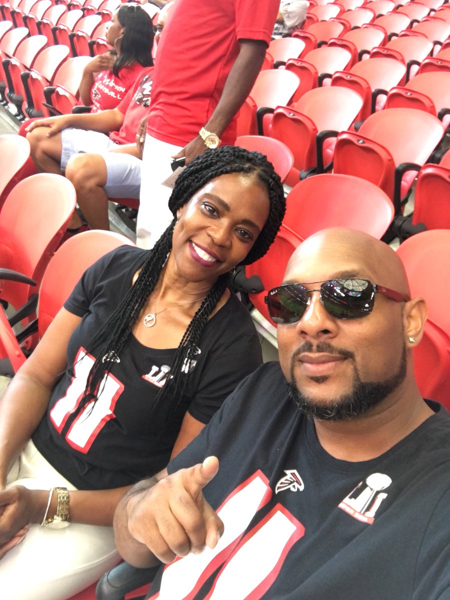 40Candles's tweet photo. It’s my Birthday #RiseUp # https://t.co/n4FwT4BmtL