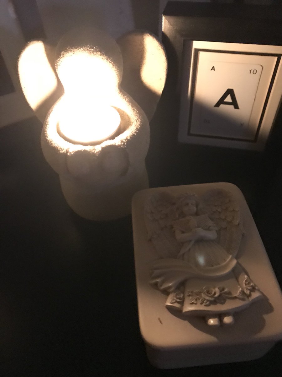 msm4rsh's tweet photo. Remembering all our angel babies today and always #waveoflight2017 💙💗 https://t.co/dyAPnrBlWi