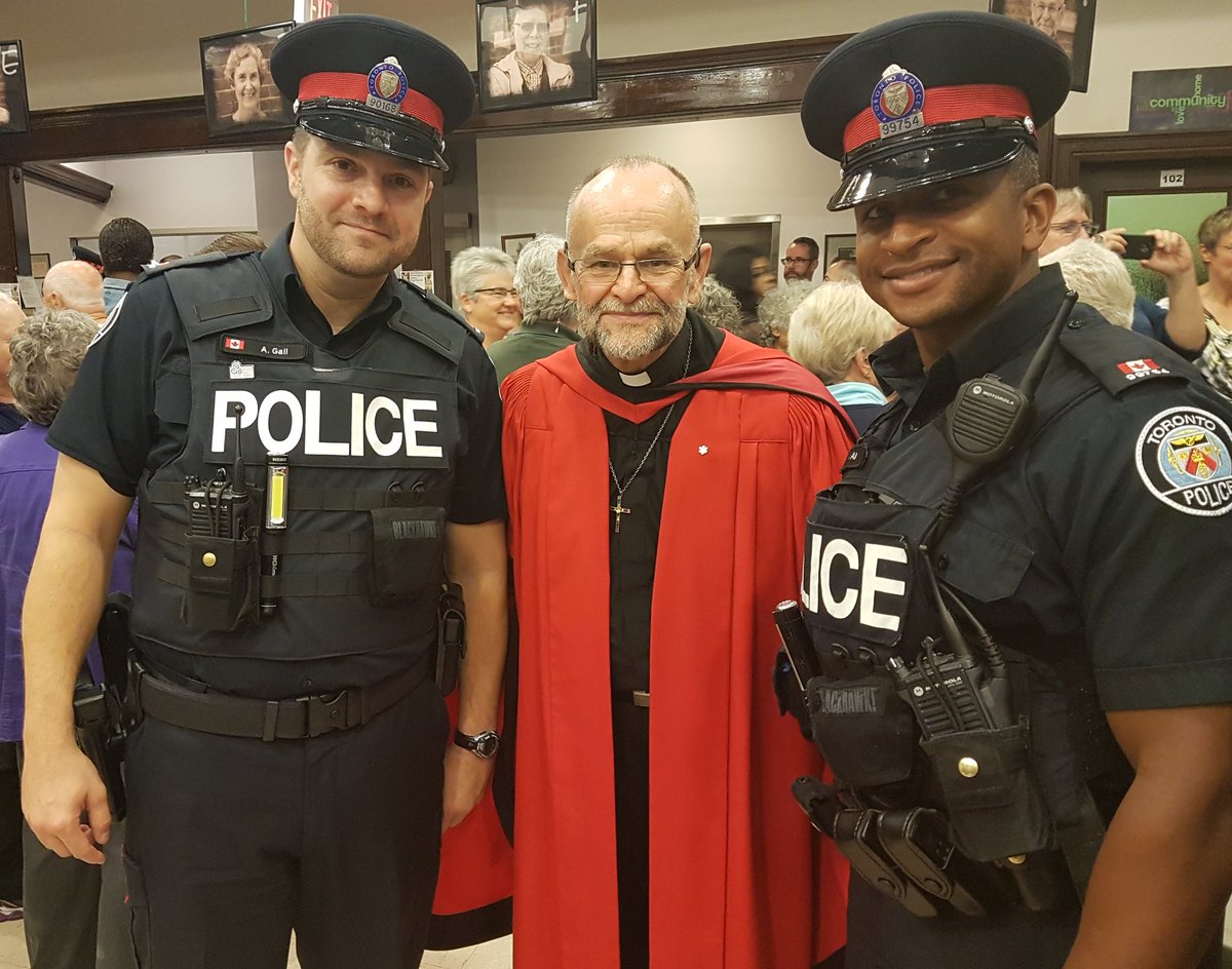 RivertowneCops's tweet photo. @mcctoronto honours Emergency Service workers during today's sermon. Deputy Chief McLean @tpsmclean was guest speaker https://t.co/U8aXh2vgX6
