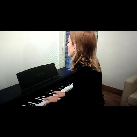 NewsRocio's tweet photo. ¡Hoy hace un año de pregúntame! Ojalá tener otro vídeo así pronto. https://t.co/fPeKxyULKO