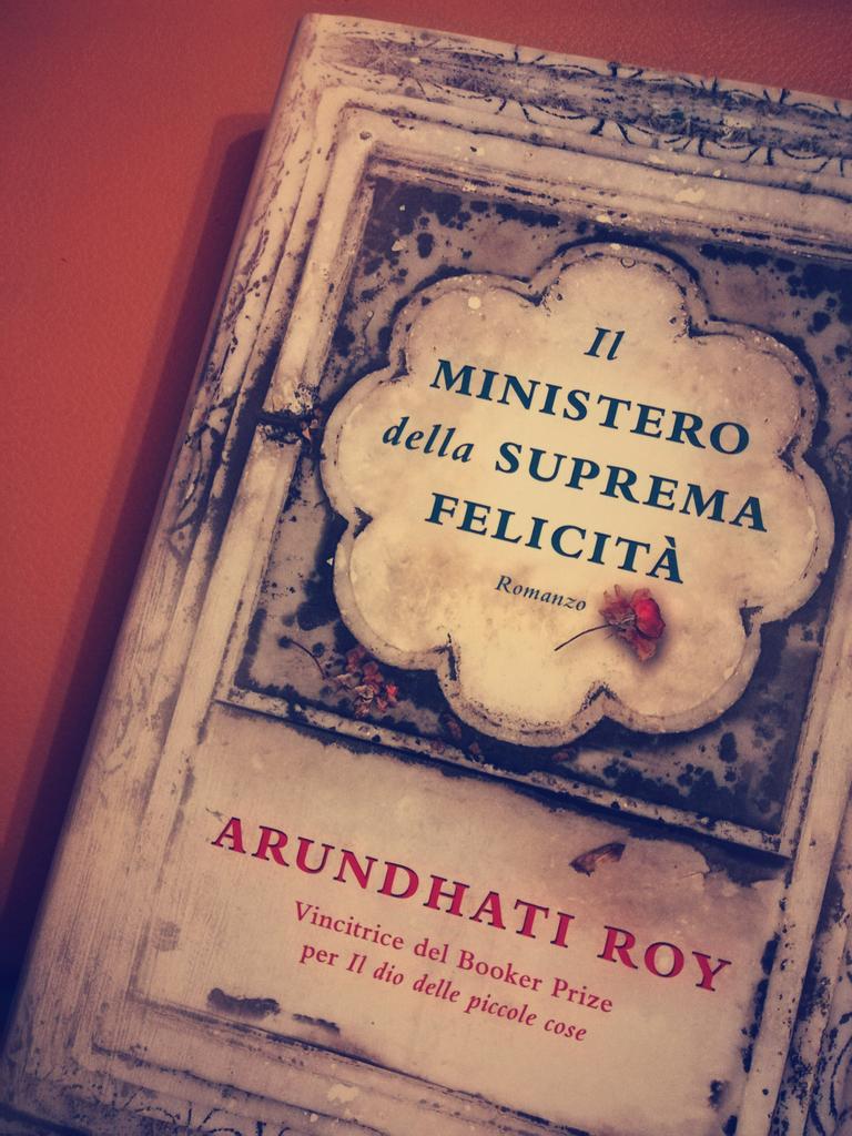 GrigioverdeP's tweet photo. Come raccontare una storia frantumata? Diventando pian piano ogni persona. 
No. 
Diventando pian piano ogni cosa
#SocialBookDay @Libreriamo https://t.co/i8EOoDL3wG