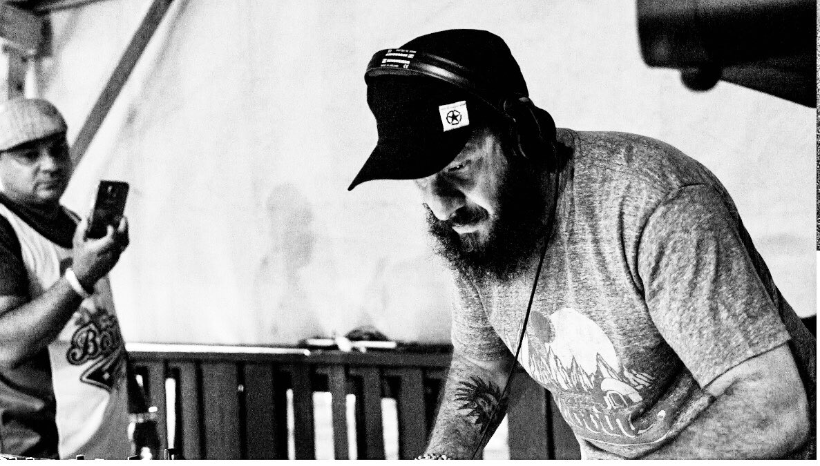 salivacommandos's tweet image. #beincommand #aftohouse #DJ