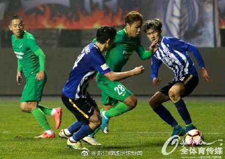 CSLfutbol's tweet photo. #CLO J28
#ShijiazhuangEverBright - #HangzhouGreentown 2-2 (Matheus 32' y Jacob Mulenga 56' / Gabionetta 13' y Huang Shibo 72') https://t.co/Q8Ahm0VkZW
