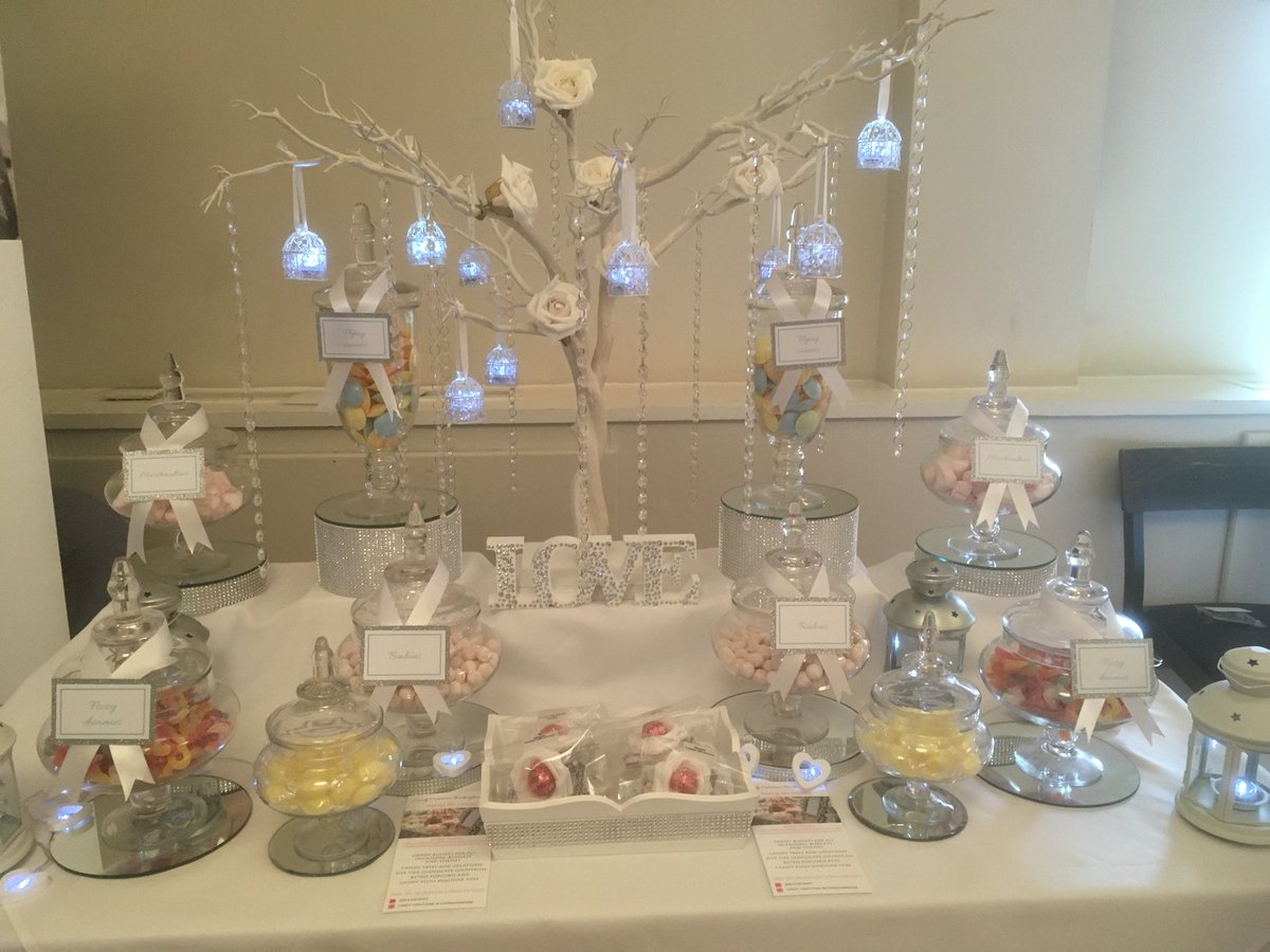 Great day <a href="/stokeplace/">Stoke Place</a> wedding fair today meeting loads of lovely couples. sweetcandytablesbuckinghamshire.co.uk